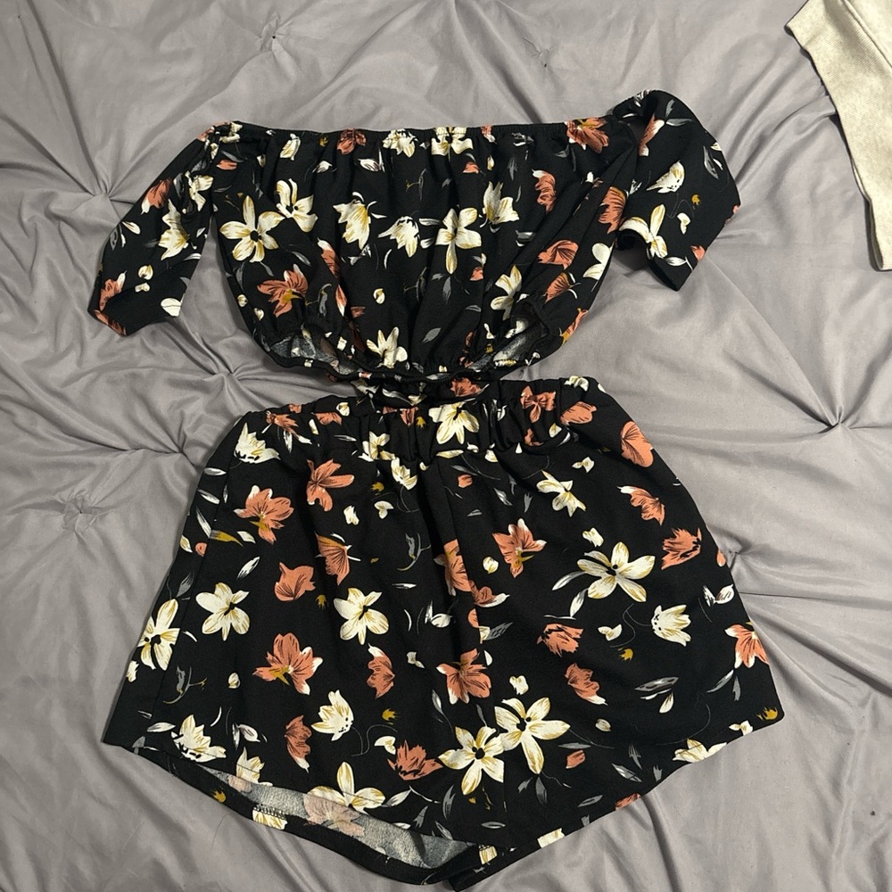 SHEIN Black Floral Off-Shoulder Dress